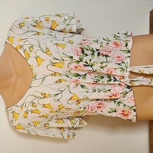 Women's floral knit blouse size medium
